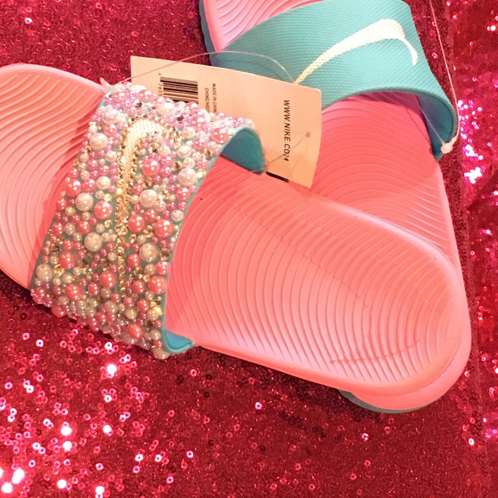 Nike slides